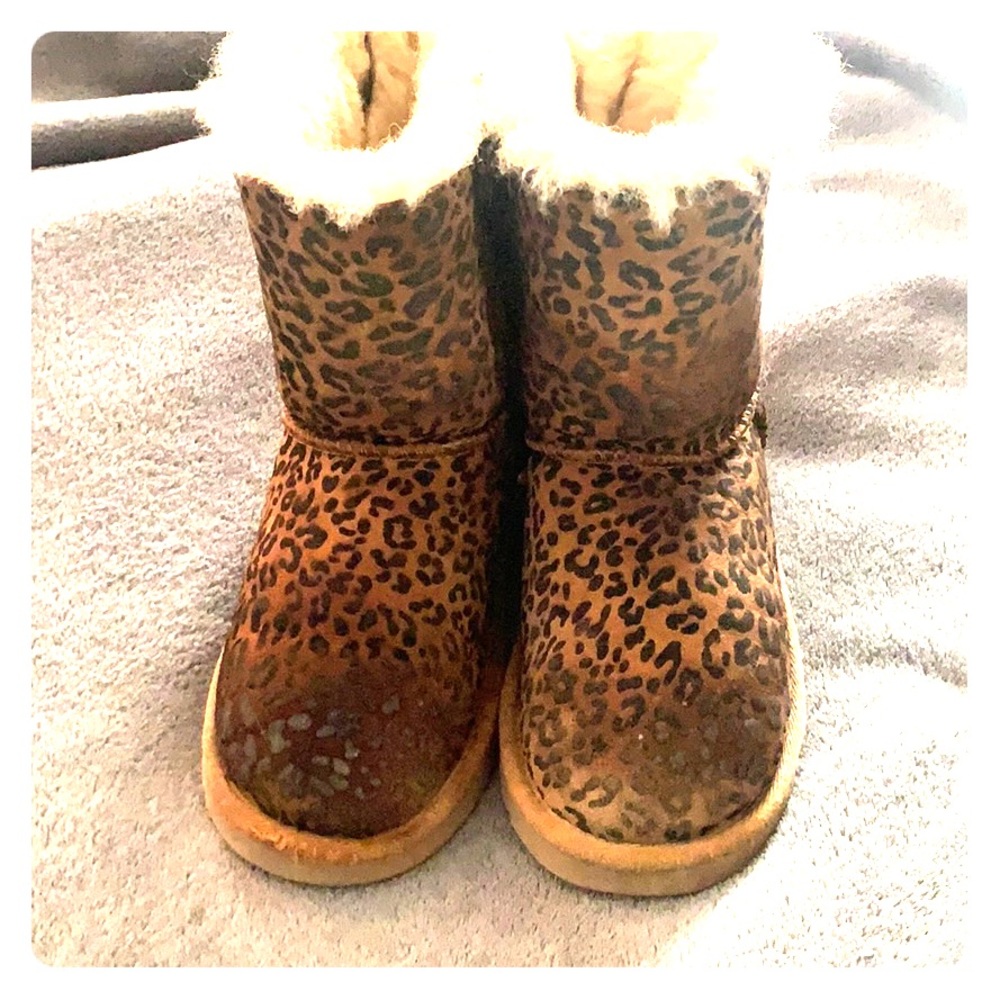 Girls leopard ugg boots
